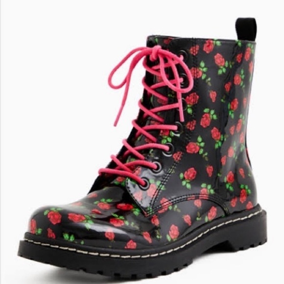 Betsey Johnson Floral Rose Combat Boot Patent Leather 8.5M Rocker Dark Princess - Picture 1 of 16